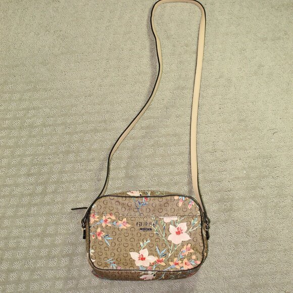 Guess Small Rectangular Floral Crossbody Purse - Picture 1 of 12